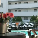Hotel Shangri-La