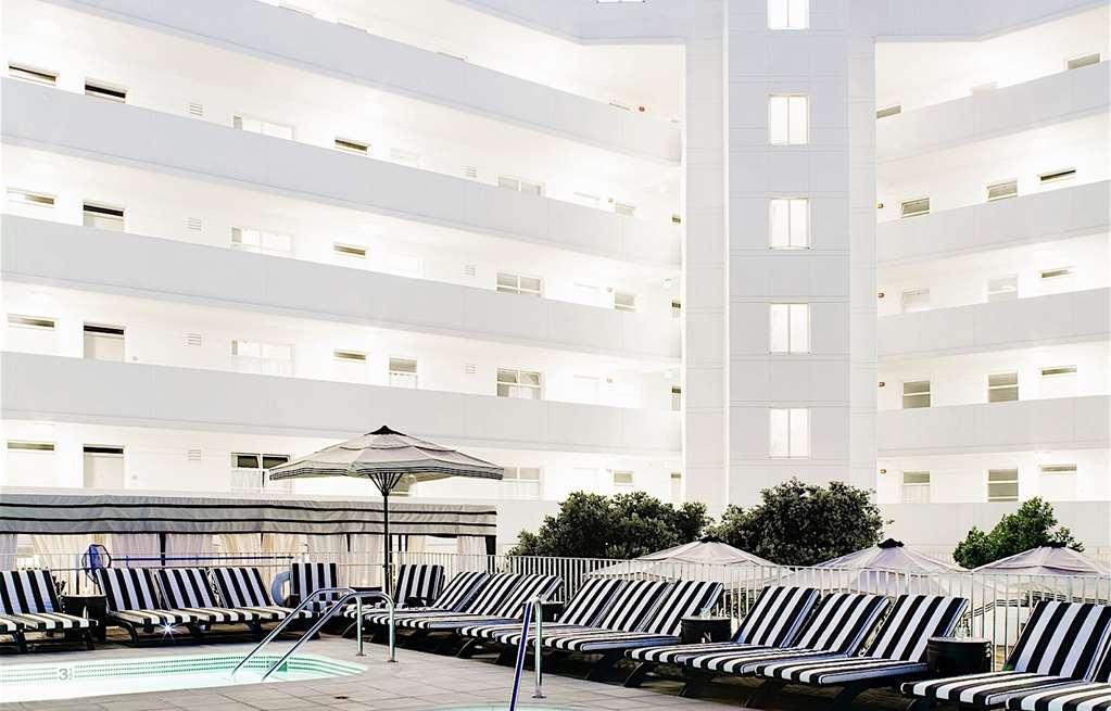 Shangri-la Hotel