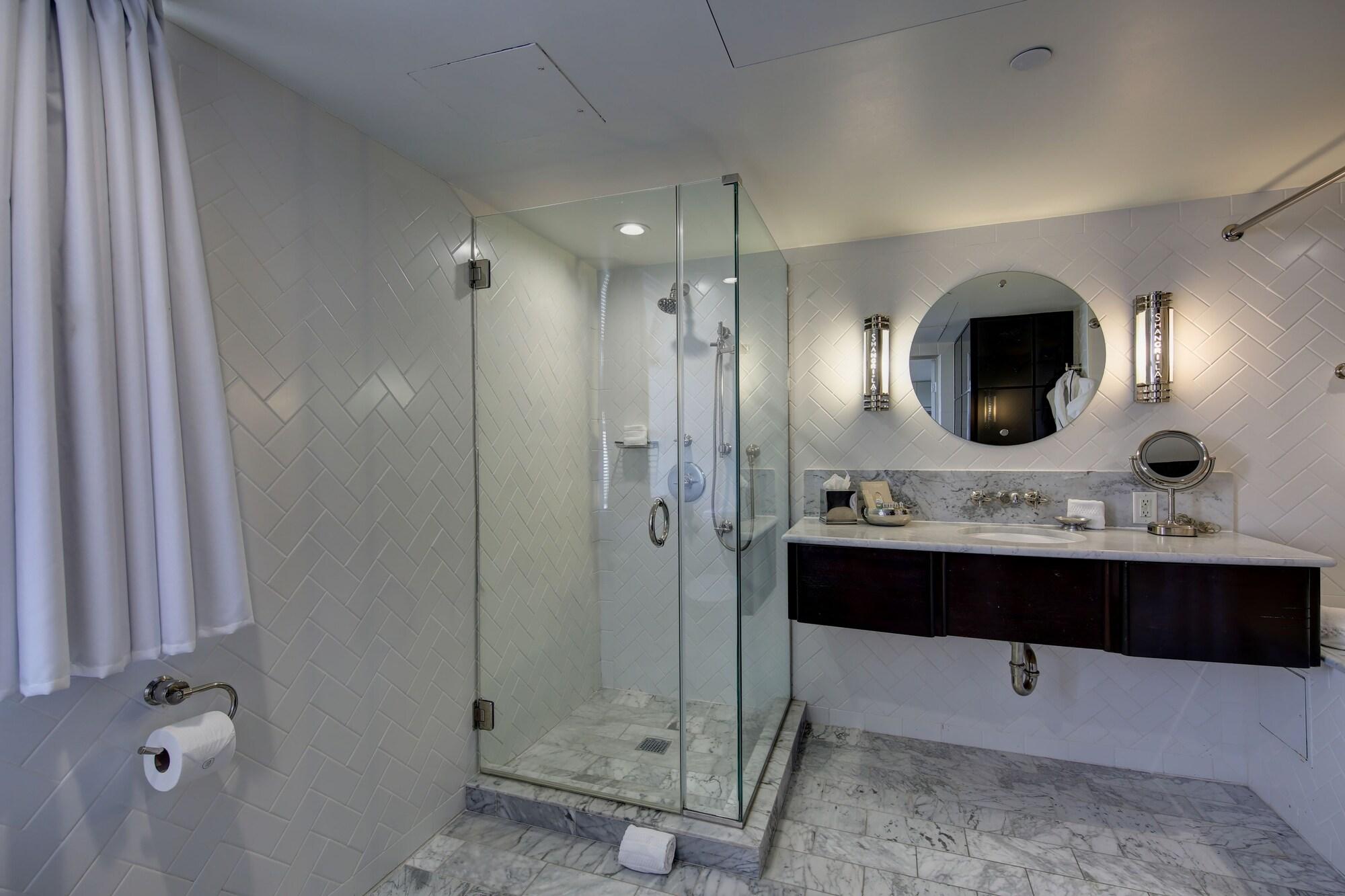 Hotel Shangri-la 4*