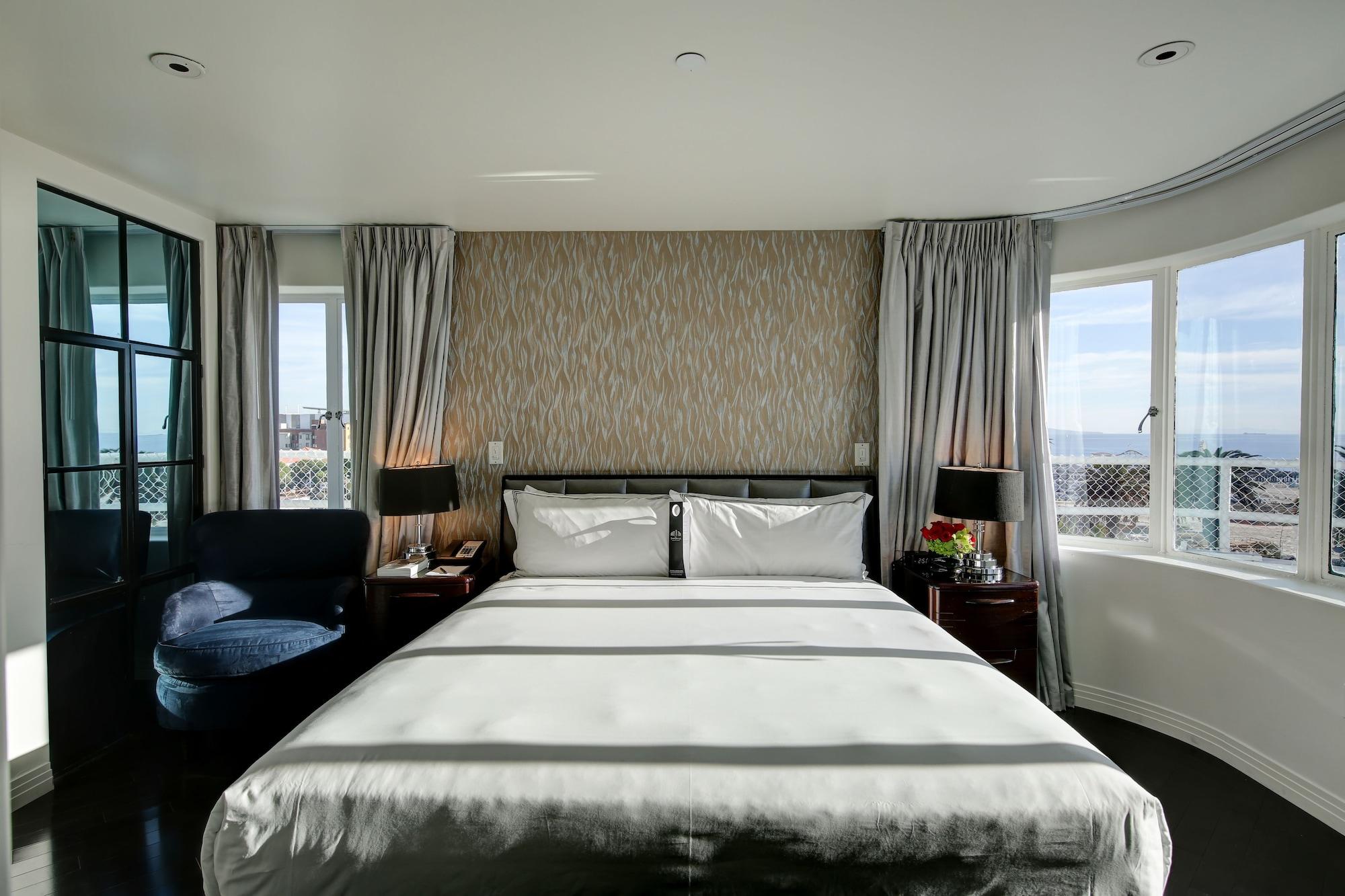Shangri-la Hotel 4*